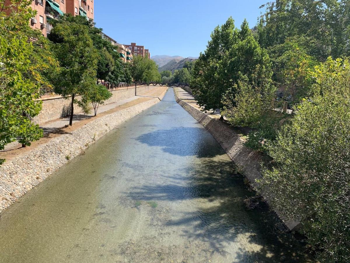 Apartamento En Granada Con Facil Aparcamiento En La Zona Luaran gambar