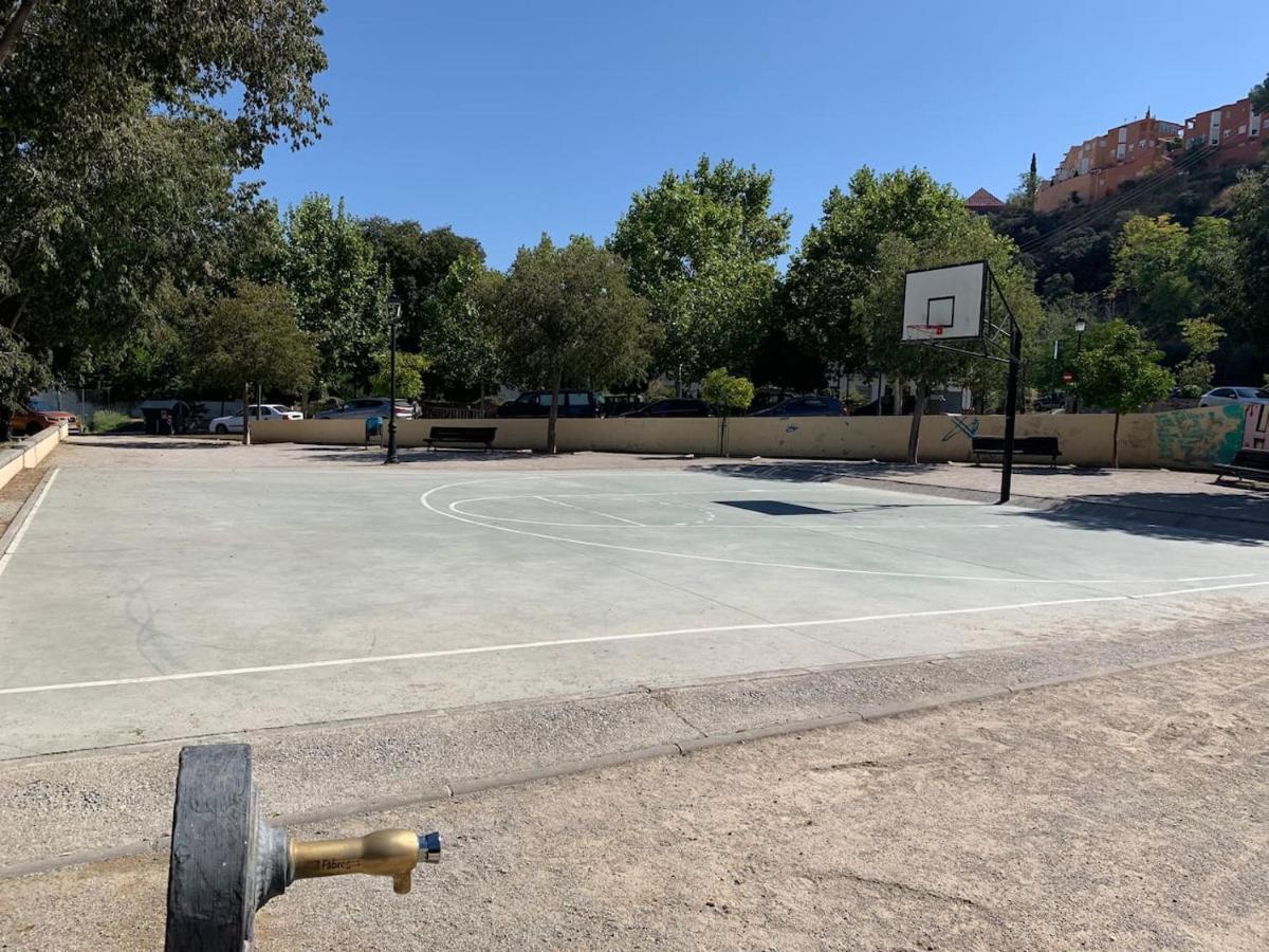 Apartamento En Granada Con Facil Aparcamiento En La Zona Luaran gambar